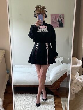 HOT TOPIC BLACK BOX PLEATED SKIRT PINK LACES GROMMETS ZIPPER VINTAGE